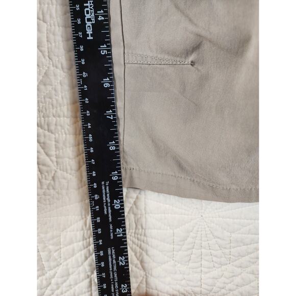 Kuhl Women's Khakis Capri Cargo Scrunched legs Size US 12 - Picture 11 of 11